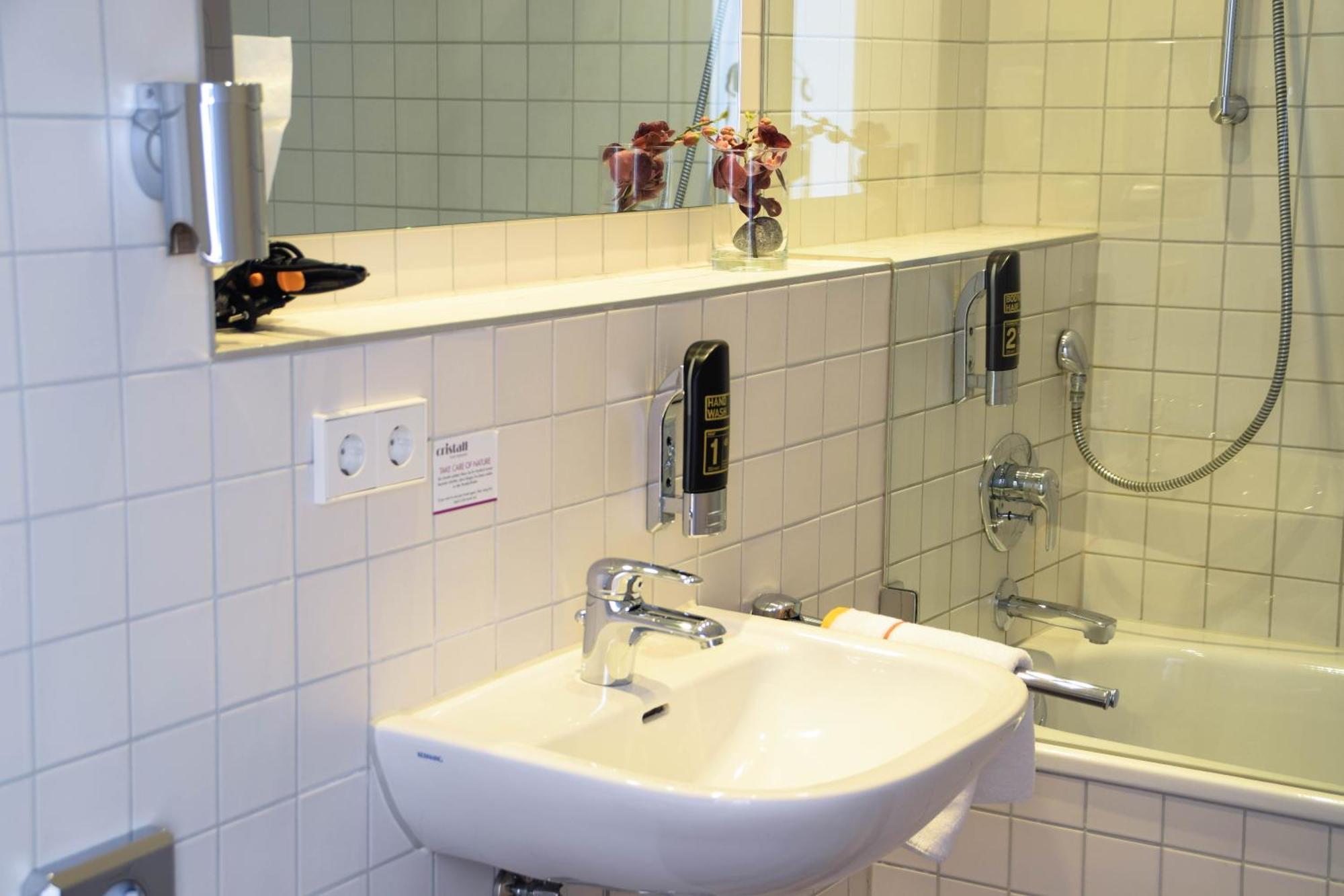 Cristall Hotel Waghäusel Quarto foto